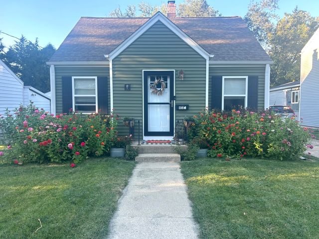 835 Albert Avenue, Sycamore, IL 60178