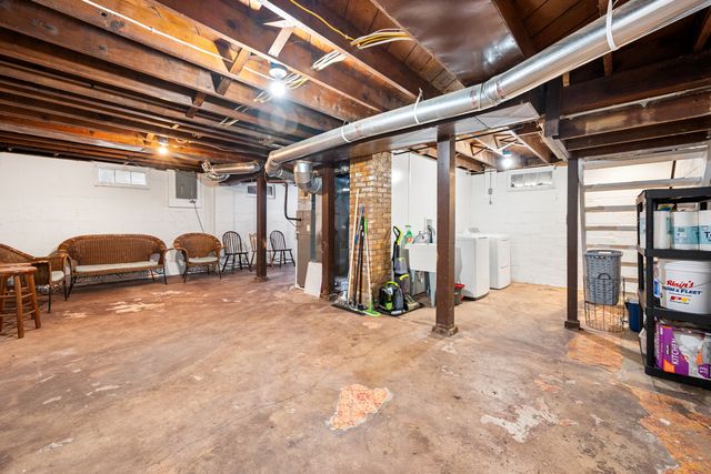 835 Albert Avenue, Sycamore, IL 60178