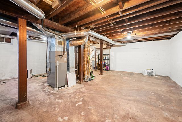 835 Albert Avenue, Sycamore, IL 60178