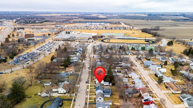 835 Albert Avenue, Sycamore, IL 60178