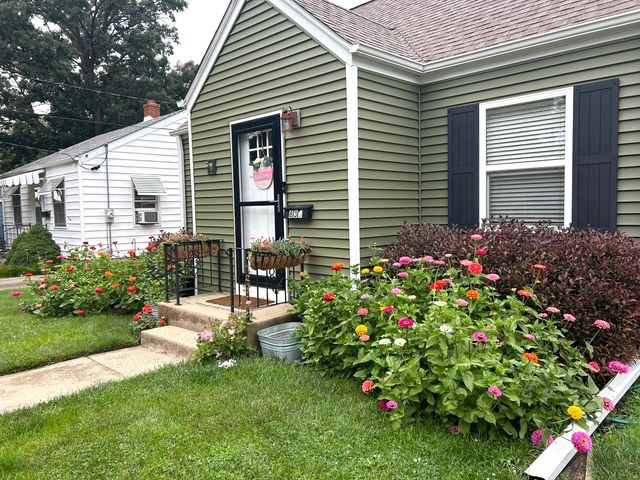 835 Albert Avenue, Sycamore, IL 60178