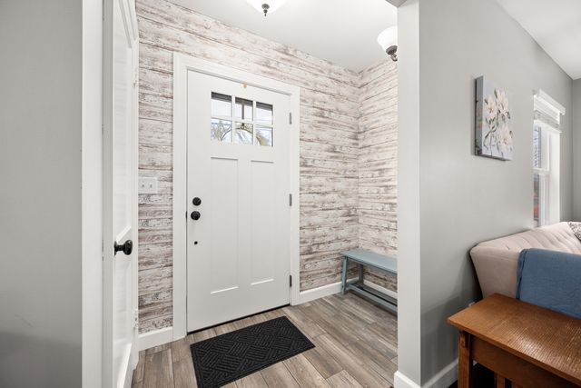 835 Albert Avenue, Sycamore, IL 60178