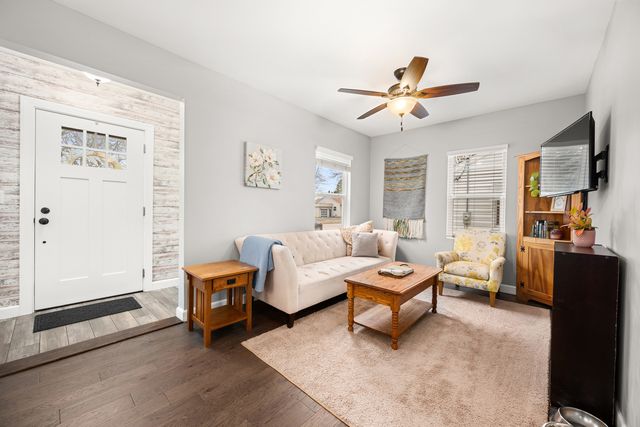 835 Albert Avenue, Sycamore, IL 60178