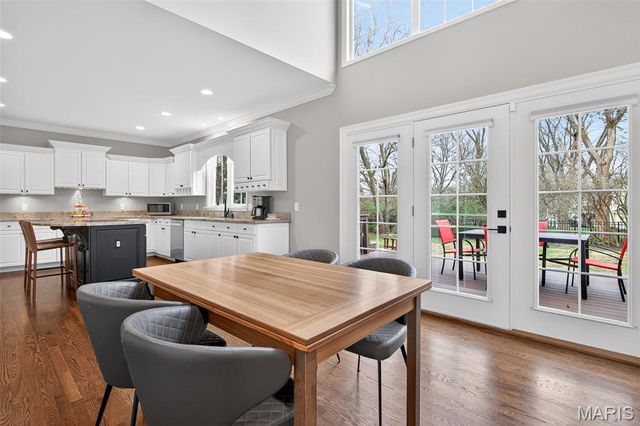 15595 Meadowbrook Circle Lane, Chesterfield, MO 63017