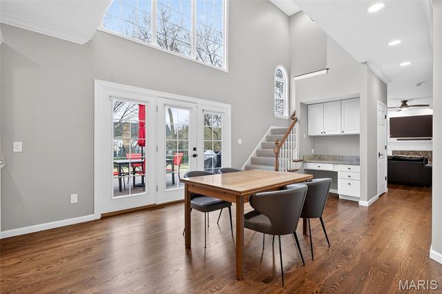 15595 Meadowbrook Circle Lane, Chesterfield, MO 63017