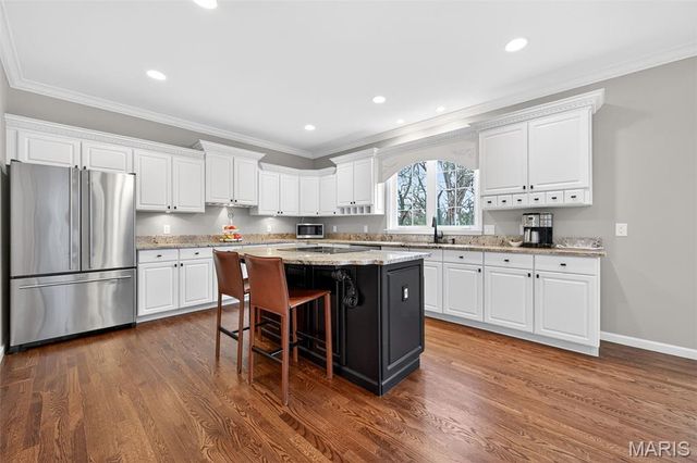 15595 Meadowbrook Circle Lane, Chesterfield, MO 63017