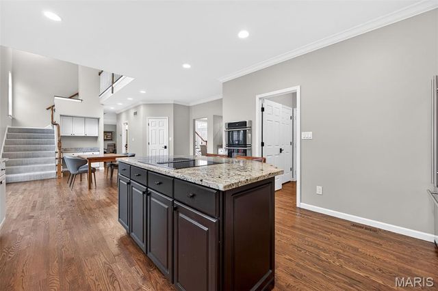 15595 Meadowbrook Circle Lane, Chesterfield, MO 63017