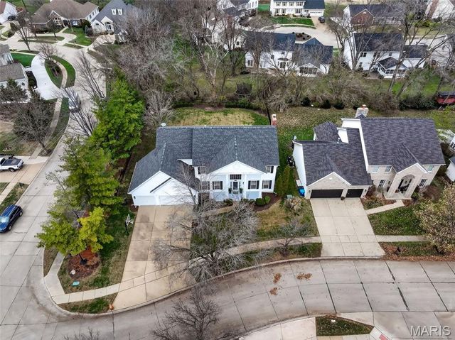 15595 Meadowbrook Circle Lane, Chesterfield, MO 63017