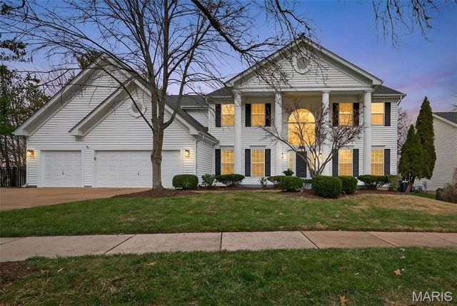 15595 Meadowbrook Circle Lane, Chesterfield, MO 63017