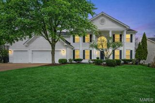 15595 Meadowbrook Circle Lane, Chesterfield, MO 63017