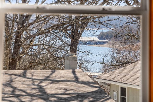 132 Lakeshore Drive, Kimberling City, MO 65686