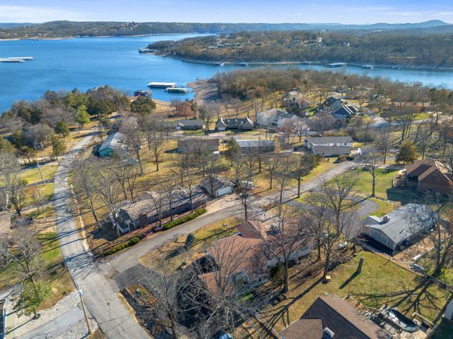 132 Lakeshore Drive, Kimberling City, MO 65686