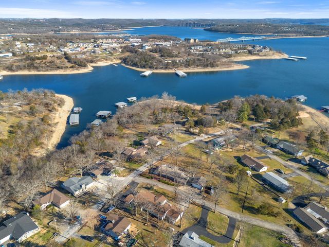 132 Lakeshore Drive, Kimberling City, MO 65686