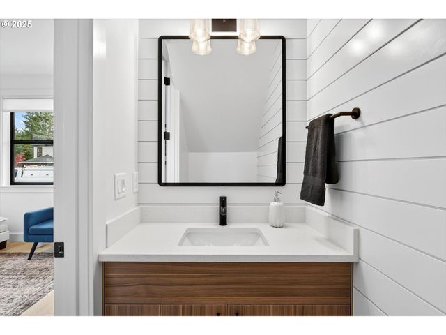 312 G Ave C6, Lake Oswego, OR 97034