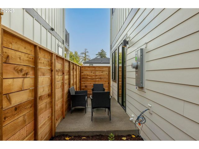 312 G Ave C6, Lake Oswego, OR 97034