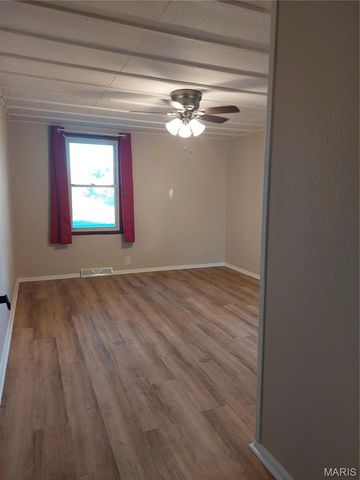 105 S Olive Street, Hartford, IL 62048