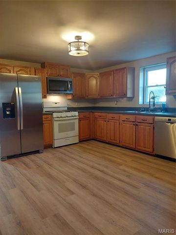 105 S Olive Street, Hartford, IL 62048