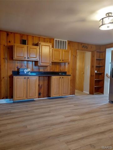 105 S Olive Street, Hartford, IL 62048