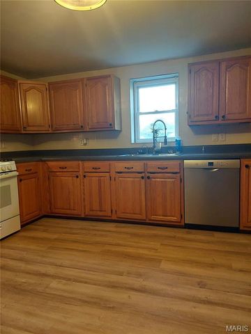 105 S Olive Street, Hartford, IL 62048