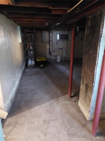 105 S Olive Street, Hartford, IL 62048