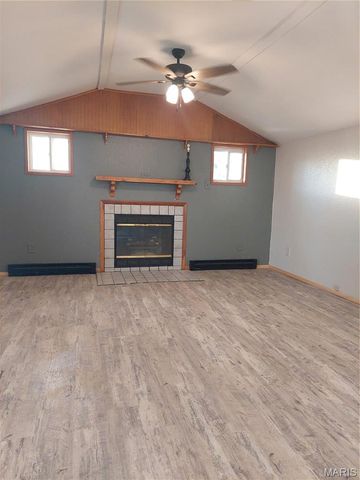105 S Olive Street, Hartford, IL 62048