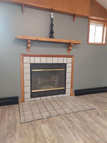 105 S Olive Street, Hartford, IL 62048