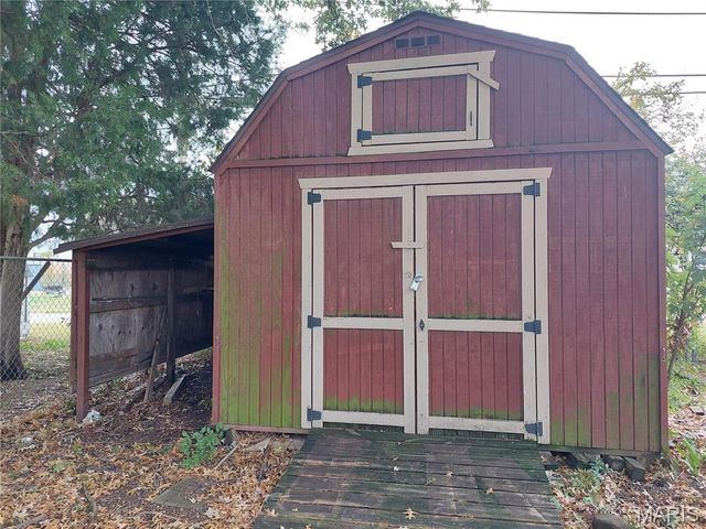 105 S Olive Street, Hartford, IL 62048