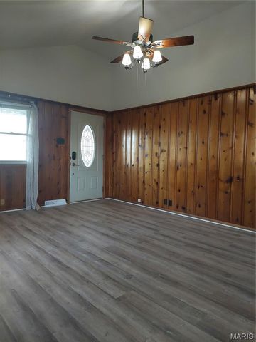 105 S Olive Street, Hartford, IL 62048