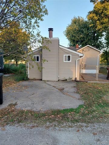 105 S Olive Street, Hartford, IL 62048