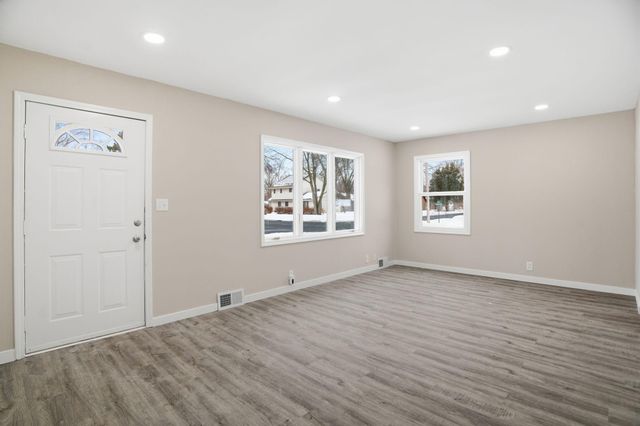 1008 W 89th Street, Bloomington, MN 55420