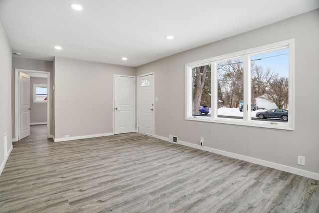 1008 W 89th Street, Bloomington, MN 55420