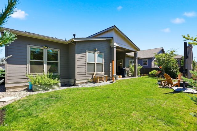 3083 NW Hidden Ridge Drive, Bend, OR 97703
