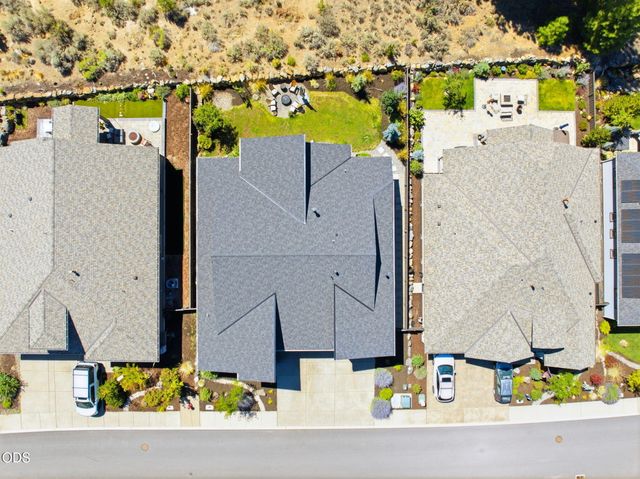 3083 NW Hidden Ridge Drive, Bend, OR 97703