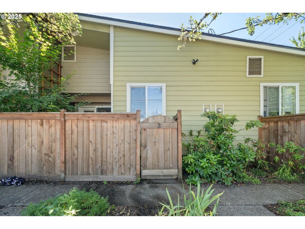 7302 N NEW YORK Ave 2, Portland, OR 97203