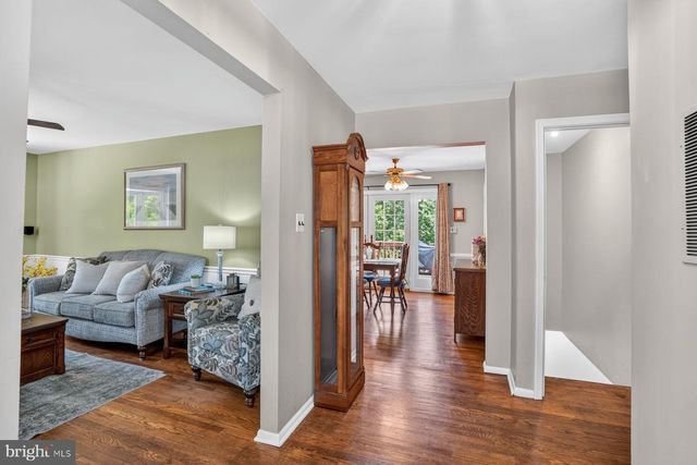 1518 RIDGELY DR, Edgewater, MD 21037