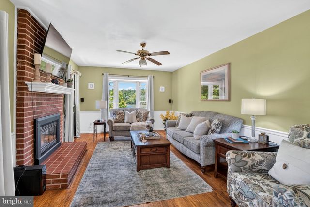 1518 RIDGELY DR, Edgewater, MD 21037