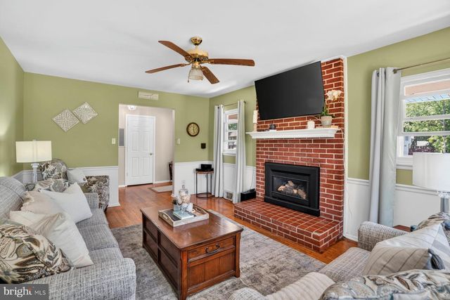 1518 RIDGELY DR, Edgewater, MD 21037