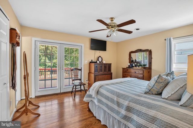 1518 RIDGELY DR, Edgewater, MD 21037