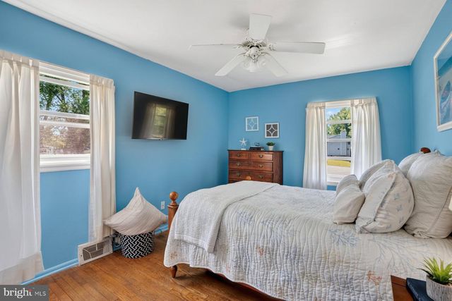 1518 RIDGELY DR, Edgewater, MD 21037