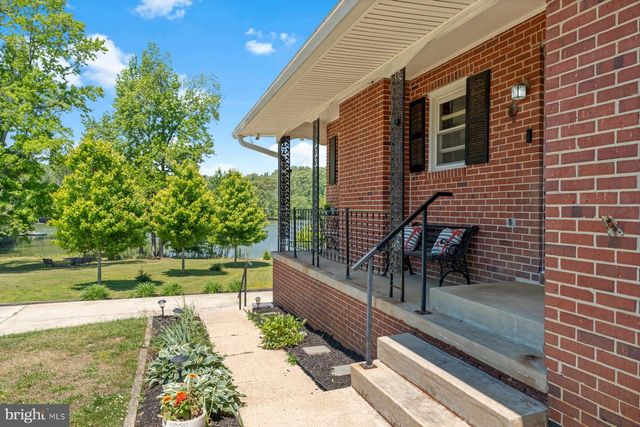 1518 RIDGELY DR, Edgewater, MD 21037