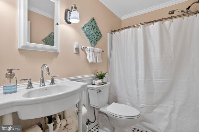 1518 RIDGELY DR, Edgewater, MD 21037