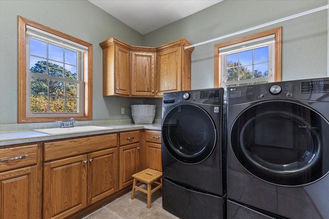 N54W16055 Westwind DRIVE, Menomonee Falls, WI 53051