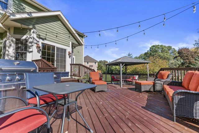 N54W16055 Westwind DRIVE, Menomonee Falls, WI 53051