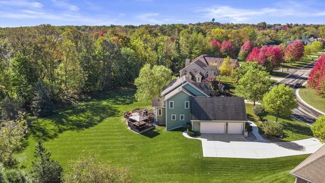 N54W16055 Westwind DRIVE, Menomonee Falls, WI 53051