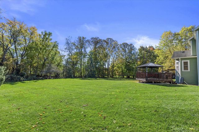 N54W16055 Westwind DRIVE, Menomonee Falls, WI 53051