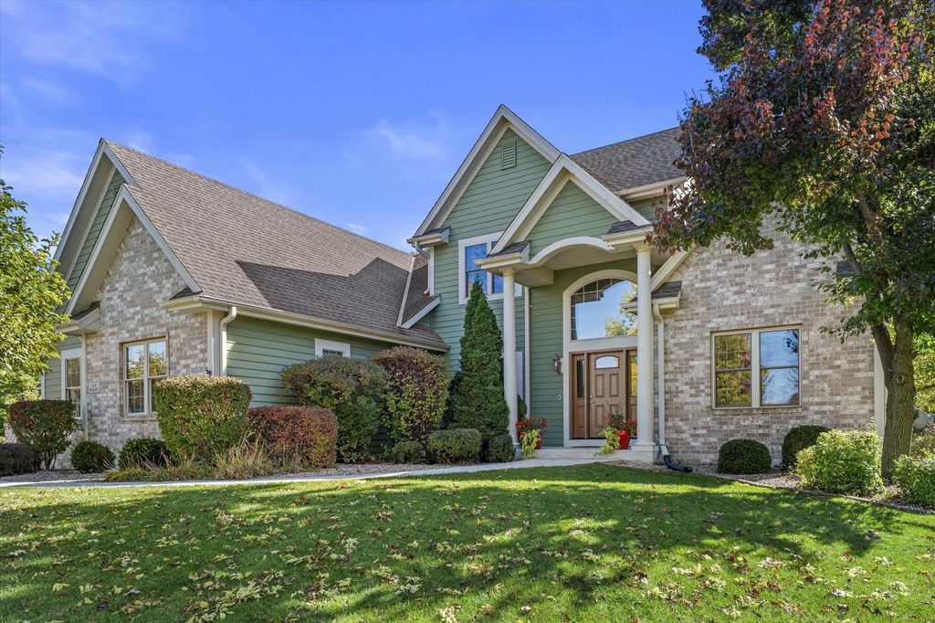 N54W16055 Westwind DRIVE, Menomonee Falls, WI 53051