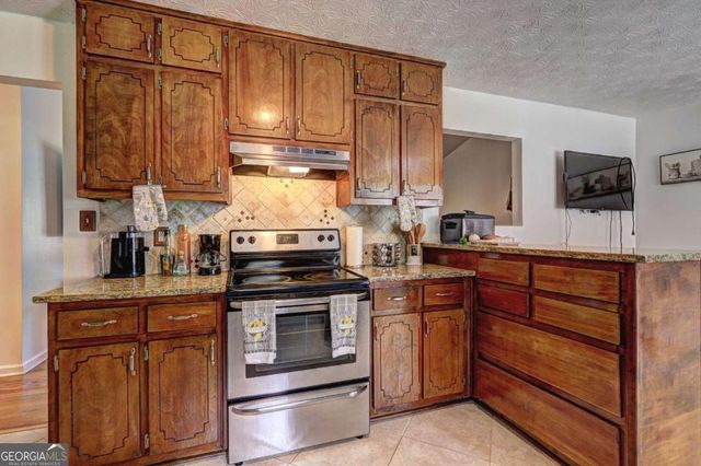1110 Estates Court, Stockbridge, GA 30281