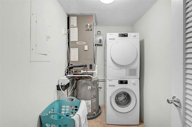 8750 MIDNIGHT PASS ROAD 102, Sarasota, FL 34242