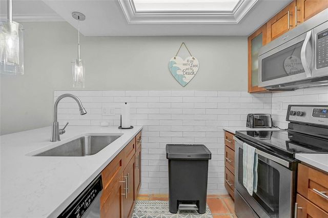 8750 MIDNIGHT PASS ROAD 102, Sarasota, FL 34242