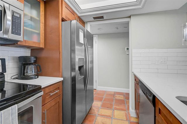 8750 MIDNIGHT PASS ROAD 102, Sarasota, FL 34242